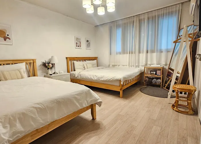 Hongdae Min House 2 *
